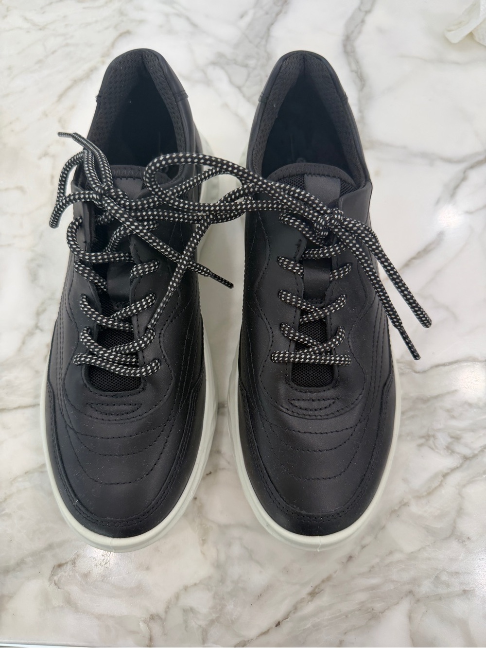 Woman’s Black Lace-Up Casual Sneakers